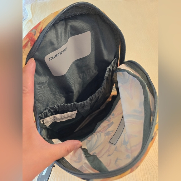 NWT Dakine Banana Print Cubby Pack Backpack, 12L - Picture 4 of 6
